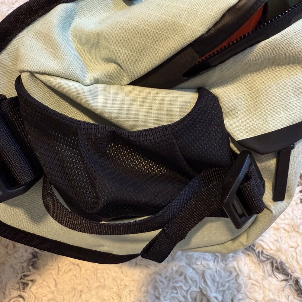 Rapha White/Light Green and Black Hip/Shoulder Bag - Picture 5 of 5